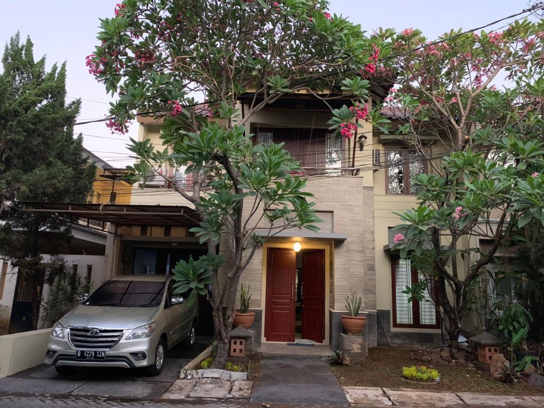 Casa de 2 andares no Compound Pejaten Barat Kemang (Demo)